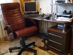 Кресло руководителя. Чем оно отличается от офисного стула?